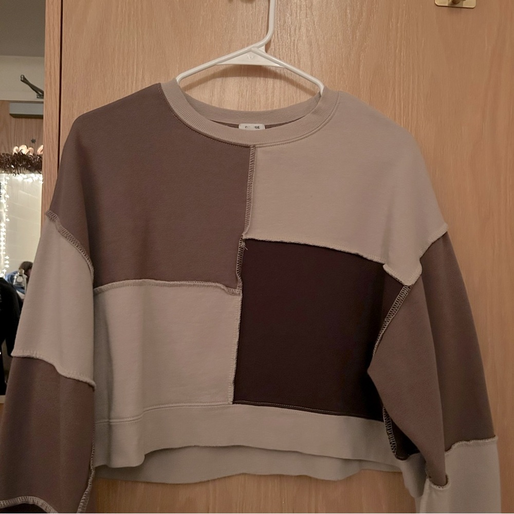 Garage Color-block Cropped Crewneck